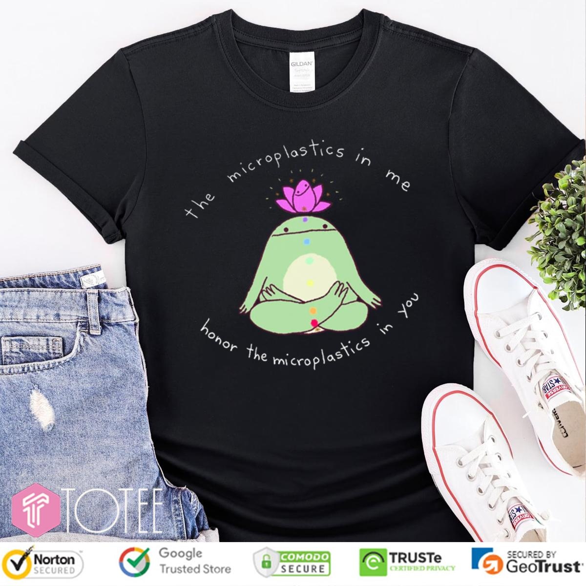 Yoga Frog The Microplastics In Me Horror The Microplastics In You T-shirt